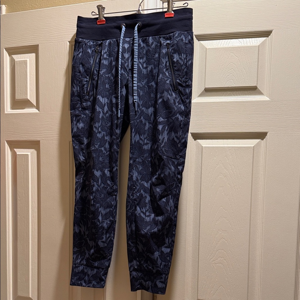 Athleta Women Dark Blue Patterned Joggers